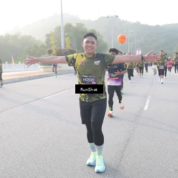 Runner Photo 6834396