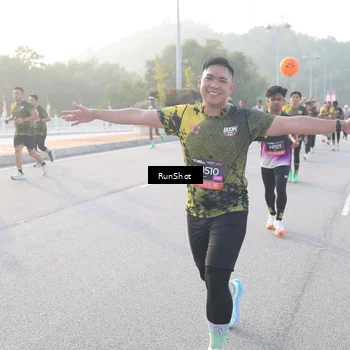 Runner Photo 6834405