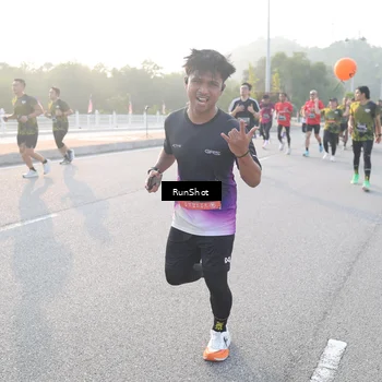 Runner Photo 6834411