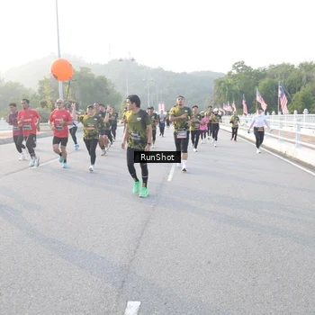 Runner Photo 6834425
