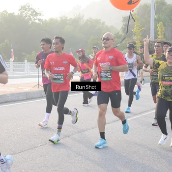 Runner Photo 6834432