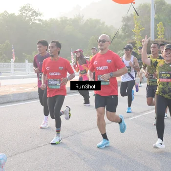 Runner Photo 6834434