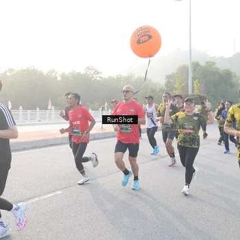 Runner Photo 6834436