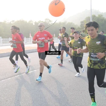 Runner Photo 6834442
