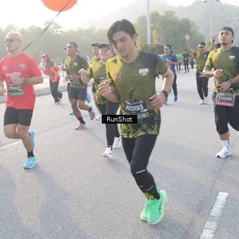 Runner Photo 6834443