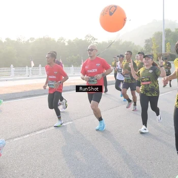 Runner Photo 6834444