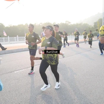 Runner Photo 6834460