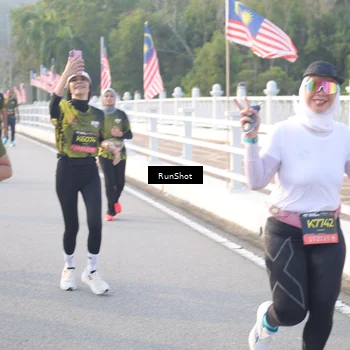 Runner Photo 6834471