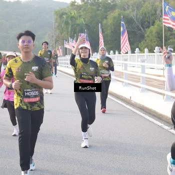 Runner Photo 6834475