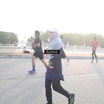 Runner Photo 6834542