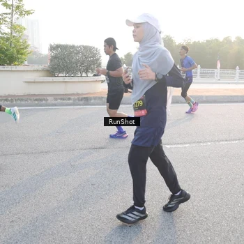 Runner Photo 6834546