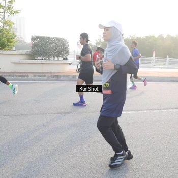 Runner Photo 6834555