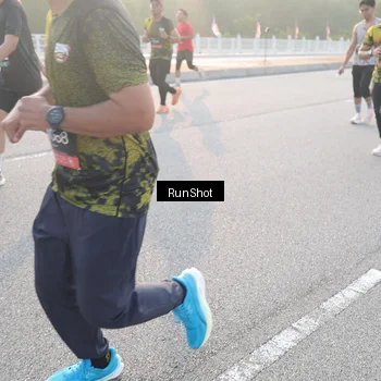 Runner Photo 6834642