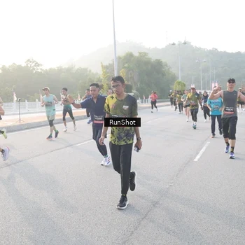 Runner Photo 6834674