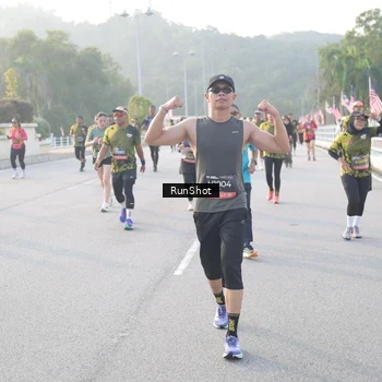 Runner Photo 6834698