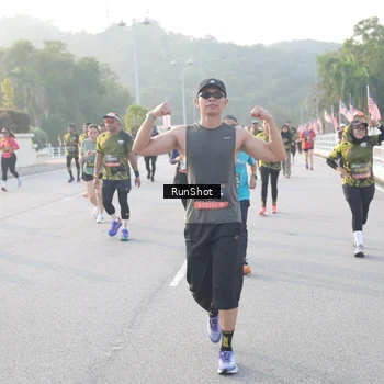 Runner Photo 6834701