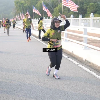 Runner Photo 6834725