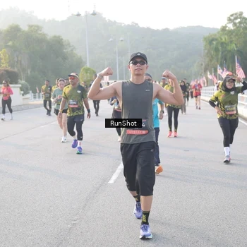 Runner Photo 6834757