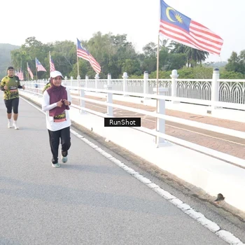 Runner Photo 6834859