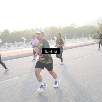 Runner Photo 6834935