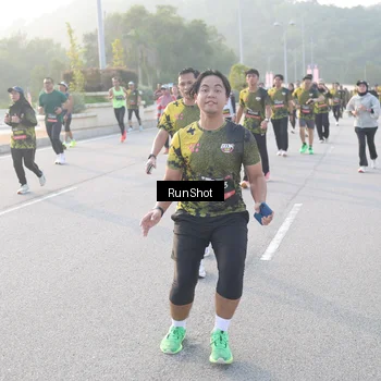 Runner Photo 6834944