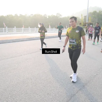Runner Photo 6835000