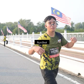 Runner Photo 6835010