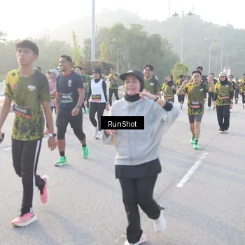Runner Photo 6835011