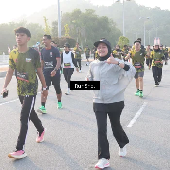 Runner Photo 6835013