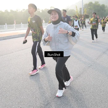 Runner Photo 6835028