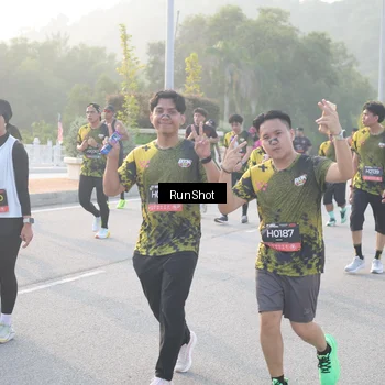 Runner Photo 6835040