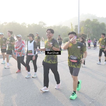 Runner Photo 6835059