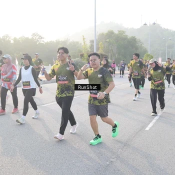Runner Photo 6835062
