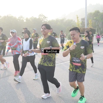 Runner Photo 6835063