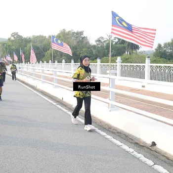 Runner Photo 6835092
