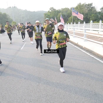 Runner Photo 6835105
