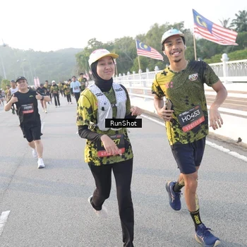 Runner Photo 6835173