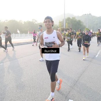 Runner Photo 6835248
