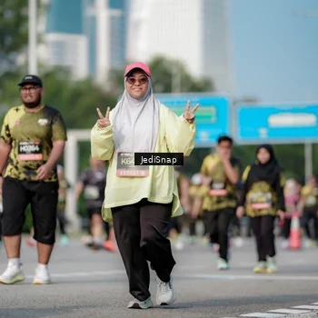 Runner Photo 6835258