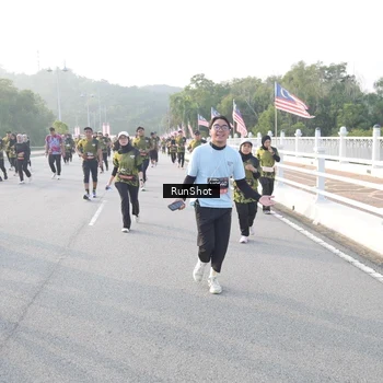 Runner Photo 6835277