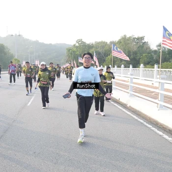 Runner Photo 6835278