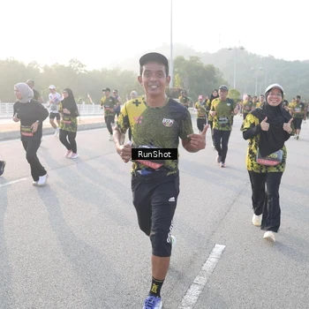 Runner Photo 6835360