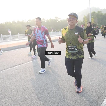 Runner Photo 6835390
