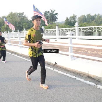 Runner Photo 6835404