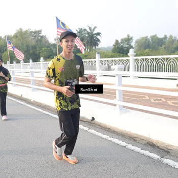 Runner Photo 6835411