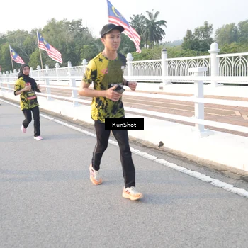 Runner Photo 6835443