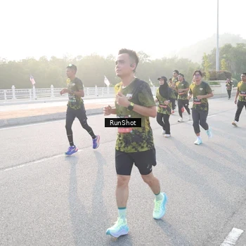 Runner Photo 6835463