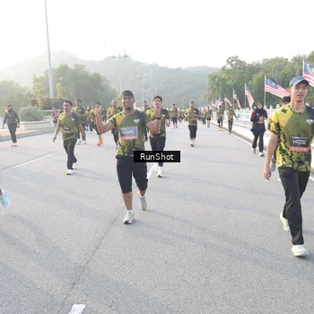 Runner Photo 6835471