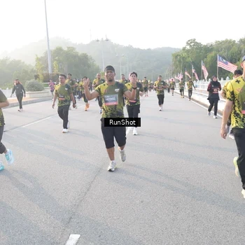 Runner Photo 6835472