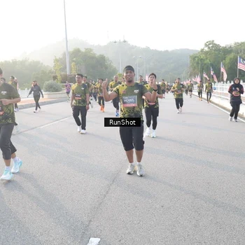 Runner Photo 6835473